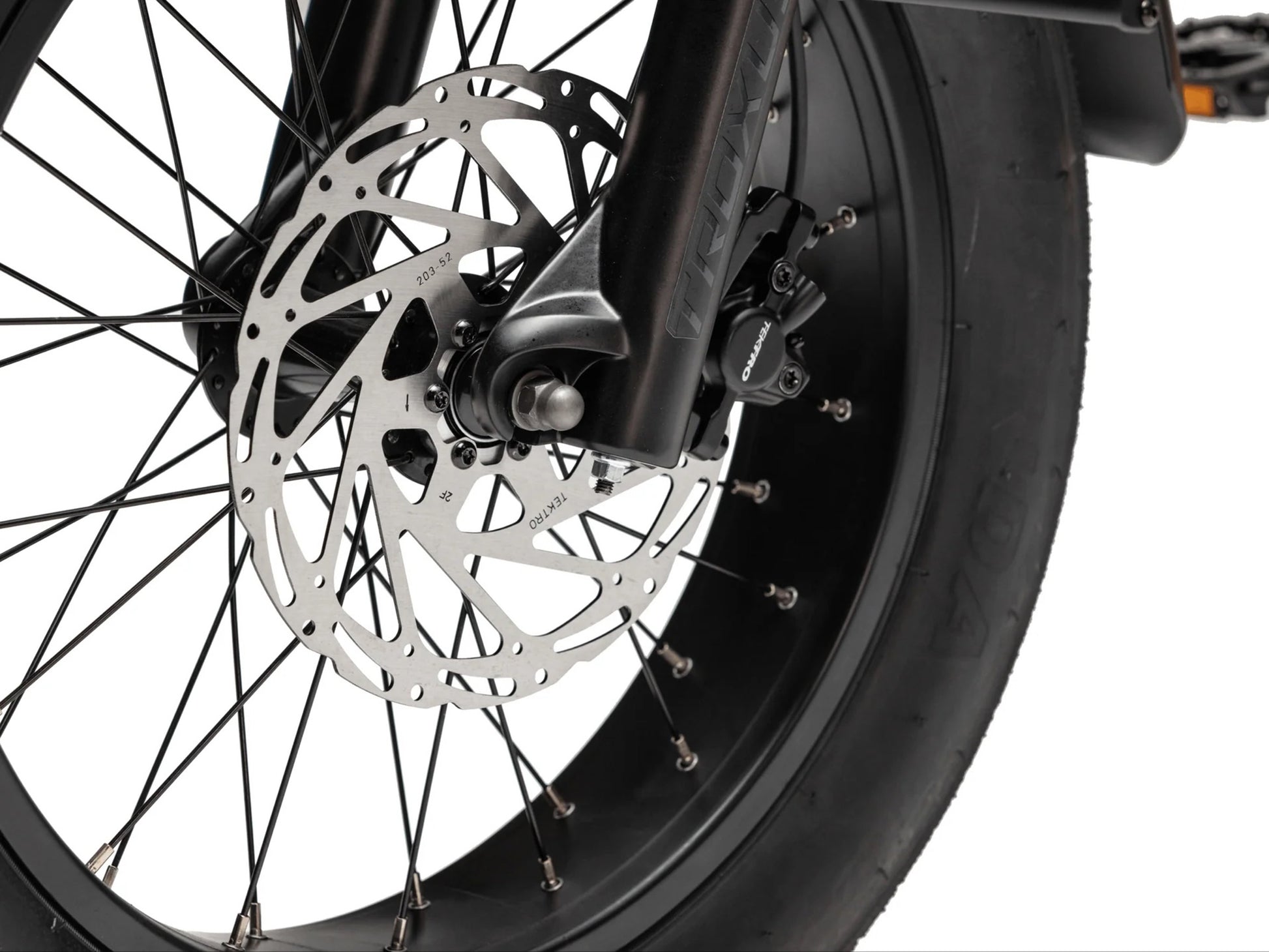 Close-up of Troxus Lynx Cargo hydraulic disc brake and front wheel